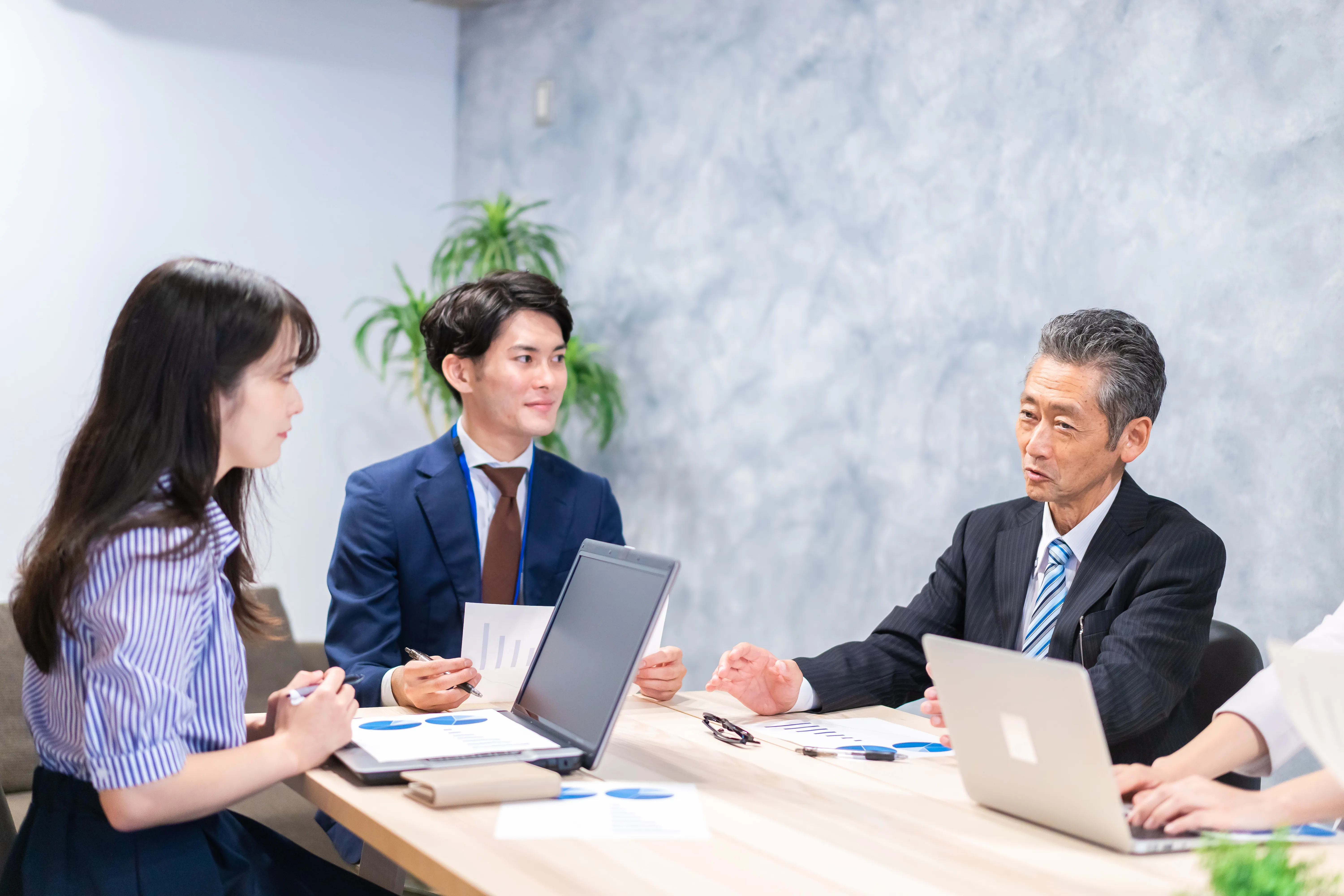 現場の課題に寄り添い、テクノロジーで解決を進める打合せ風景